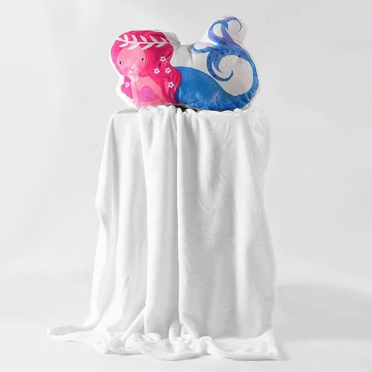 Happy Kids Mermaid Novelty Throw With Cushion 40x34cm Multicoloured 5 Happy Kids Mermaid Novelty Throw With Cushion 40x34cm Multicoloured - Image 3