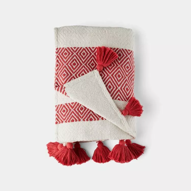 Chyka Home Chyka Florian Woven Throw 130x170cm Calypso Coral 130 X 170 Cm 4 Chyka Home Chyka Florian Woven Throw 130x170cm Calypso Coral 130 X 170 Cm - Image 2